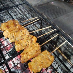 หมูปิ้งร้านชำ