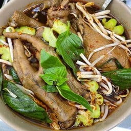 ก๋วยเตี๋ยวป้าเอื้อง - บ้านท่อ