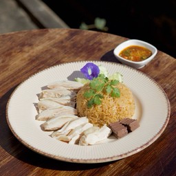 ข้าวมันไก่ต้ม พิเศษ