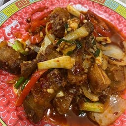 หมูกรอบผัดพริกเผา