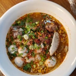 ข้าวเหนียวมะม่วงนายโจ้ ถนนนาคนิวาส แยกโรงไม้