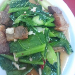 คะน้าหมูกรอย