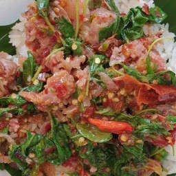 กระเพราแหนม (ไม่มีข้าว)