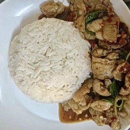 กระเพราหมูชิ้น(ราดข้าว)