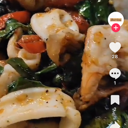 ผัดขี้เมาทะเลราดข้าว