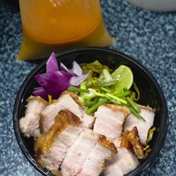 ข้าวซอยหมูกรอบ สูตรล้านนาเชียงใหม่
