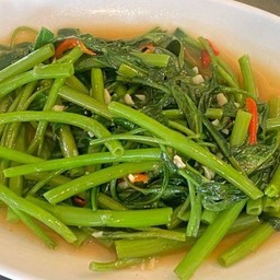 ผัดผักบุ้ง