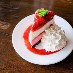 ร้านขนมหวาน ขนมเค้กอาเกล บางปะอิน