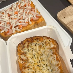 [เซตสุดฮิต] ขนมปังพิซซ่าหน้าชีสล้วนๆ + ขนมปังพิซซ่าปูอัดไส้กรอก