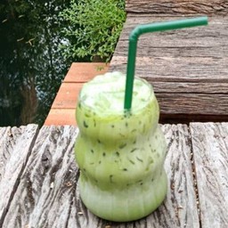 ชาเขียว มัทฉะ นมสด