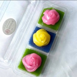 ขนมชั้นอัญชัน ใบเตย