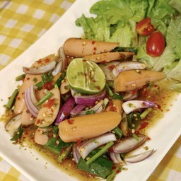 ยำไส้กรอก