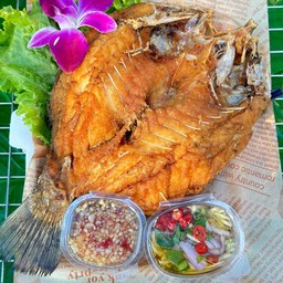 ปลากะพงทอดราดน้ำ