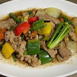 หมูผัดพริกไทยดำ