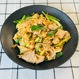 ผัดซีอิ๊วหมูกรอบ