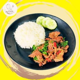 ข้าวกะเพราเนื้อชิ้น
