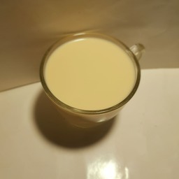 นม สด ร้อน + โอวัลติน