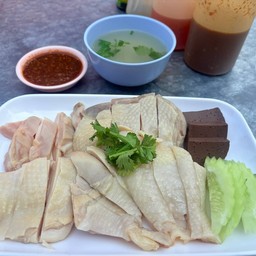 ข้าวมันไก่ นายหนวด