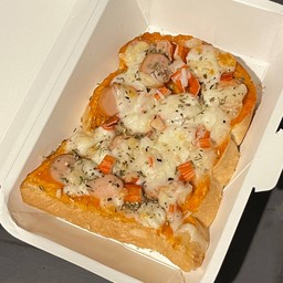 ขนมปังพิซซ่าปูอัดไส้กรอก