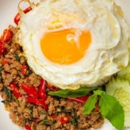 กระเพราพ่อปลูก