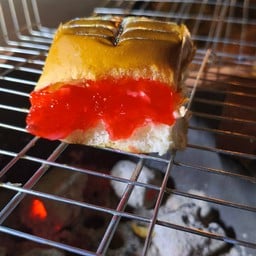 อุ๊ต๊ะ ขนมปังปิ้งเตาถ่าน