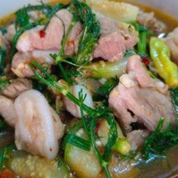 แกงอ่อมไก่