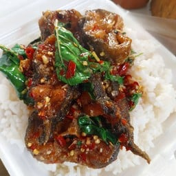 อาหารตามสั่งยายนุชอิ่มพุงแตก