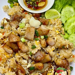 ข้าวผัดหมูแดดเดียว