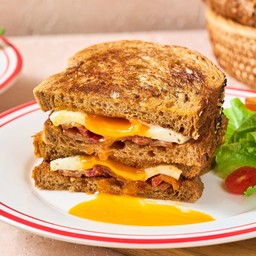 BS2 Bacon & Egg Sandwich แซนวิชเบคอนและไข่