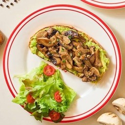 TT5 Avo n mushroom on toast ขนมปังหน้าอโวคาโด้และเห็ด