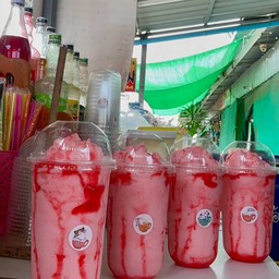 สตอเบอรี่นมสดปั่นน