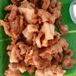 หมูทอดน้องวรรณ