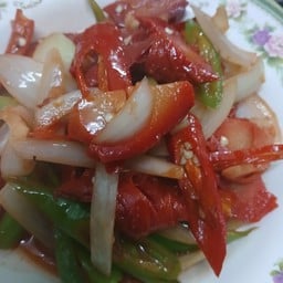 ข้าวผัดพริกสดหมูแดง