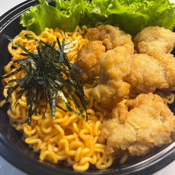 มาม่าเผ็ด&ไข่ม้วนพีพี