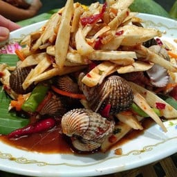 ตำยอดมะพร้าวหอยแครง