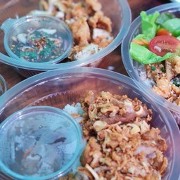 จานเติบไก่แซ่บ