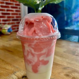 สตอเบอรี่โยเกิร์ตปั่น