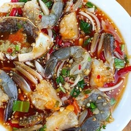ยำปูม้า/กุ้งสด
