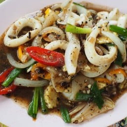 อิ่มพุงพลุ้ย