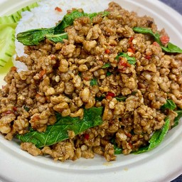 กระเพราหมูสับ