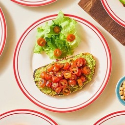 TT4 Avo n Tomato on toast ขนมปังหน้าอโวคาโด้และมะเขือเทศ