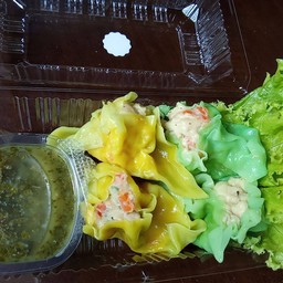 อาซีส๊ะเกี๊ยวต้มไก่เด้ง&สลัดโรลปูอัด