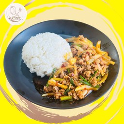 ข้าวหมูสับผัดพริกเผา