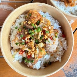 หมูกรอบคั่วพริกเกลือ