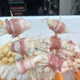 เบคอนห่อเห็ดเข็มทอง