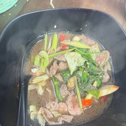 แกงอ่อมน่องลาย