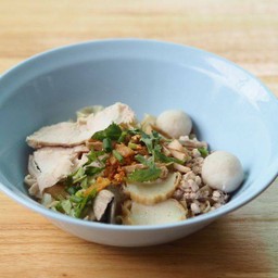 ก๋วยเตี๋ยวหมูต้มยำ