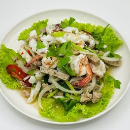 ยำรวมมิตรทะเล