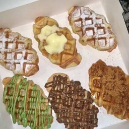 ครอฟเฟิล Croffle