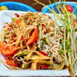 ตำ2ชาย ถนนคนเดิน